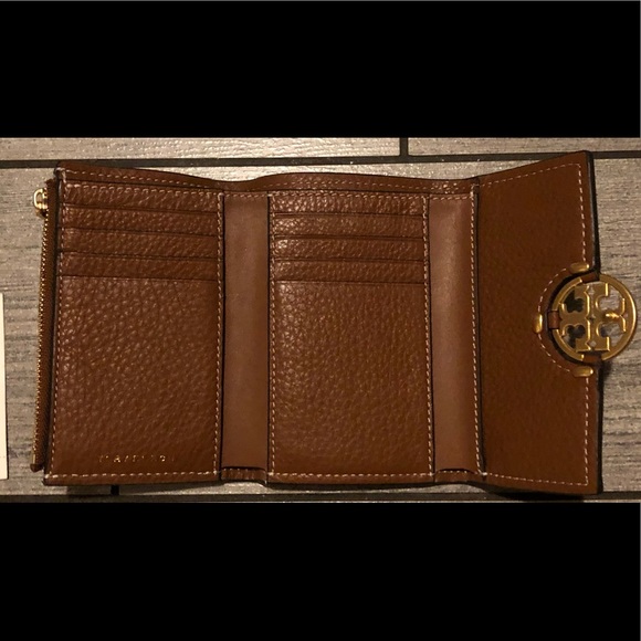 Tory Burch wallet - Picture 6 of 8